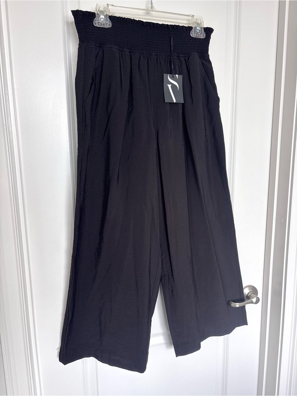 NWT Simply Vera Vera Wang Black High Rise Wide Leg Palazzo Medium Smocked Waist